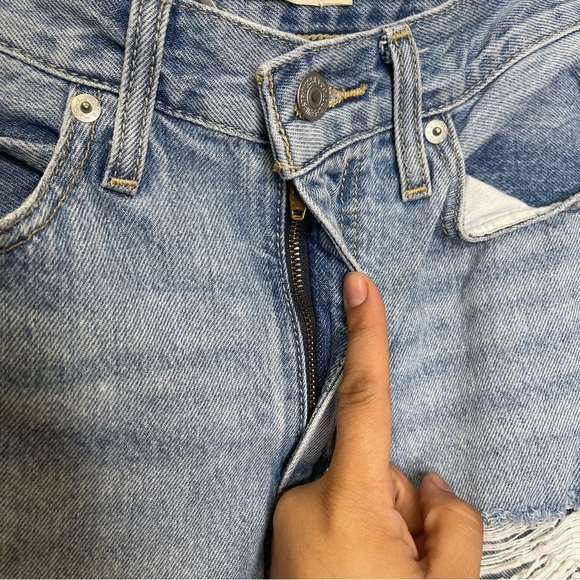 Levi’s Women’s Denim 94” Baggy Distressed Jeans Sz 24 - Picture 2 of 8